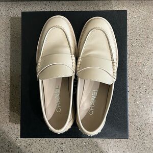 Chanel Shiny Leather Oxford Loafers in Ivory - Size 38.5